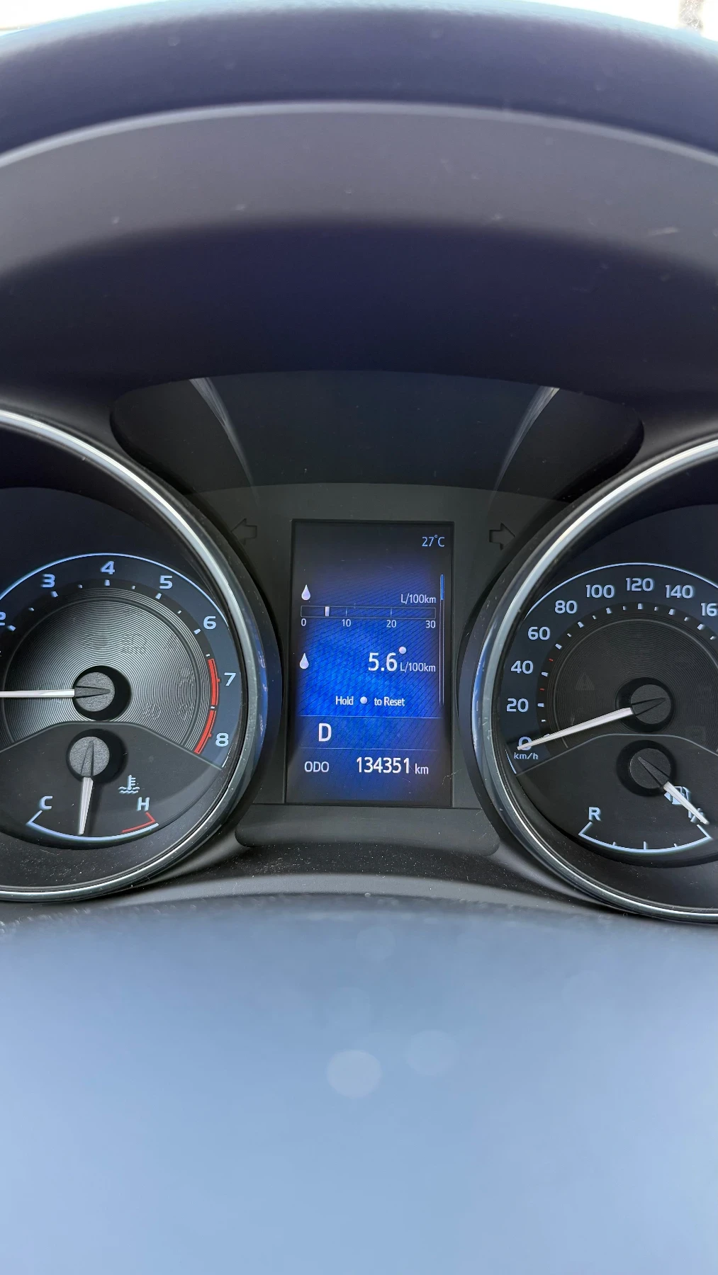 Toyota Auris, снимка 9 - Автомобили и джипове - 55081702