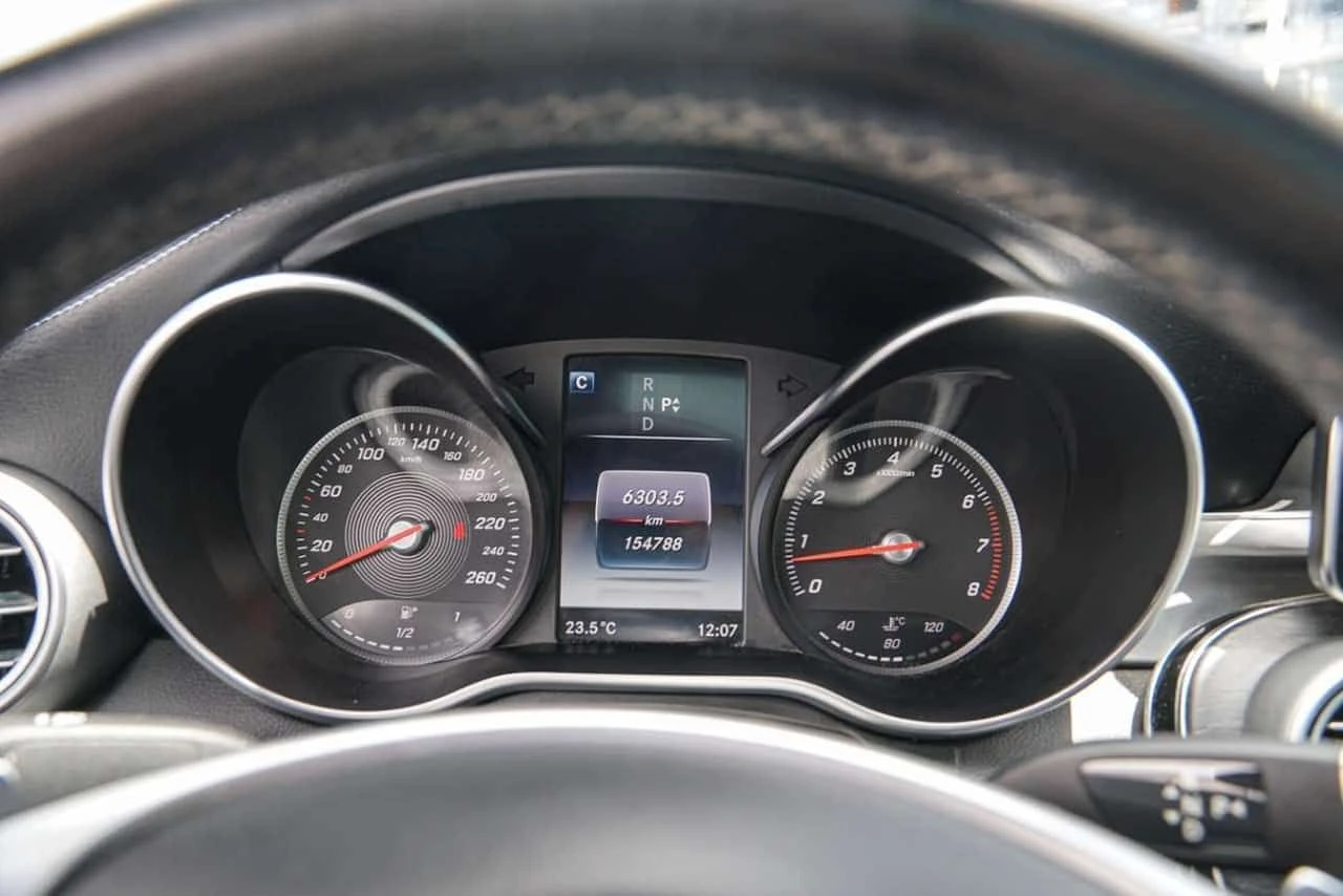 Mercedes-Benz C 300 2dr Cpe 4MATIC  CARFAX, снимка 15 - Автомобили и джипове - 55204099