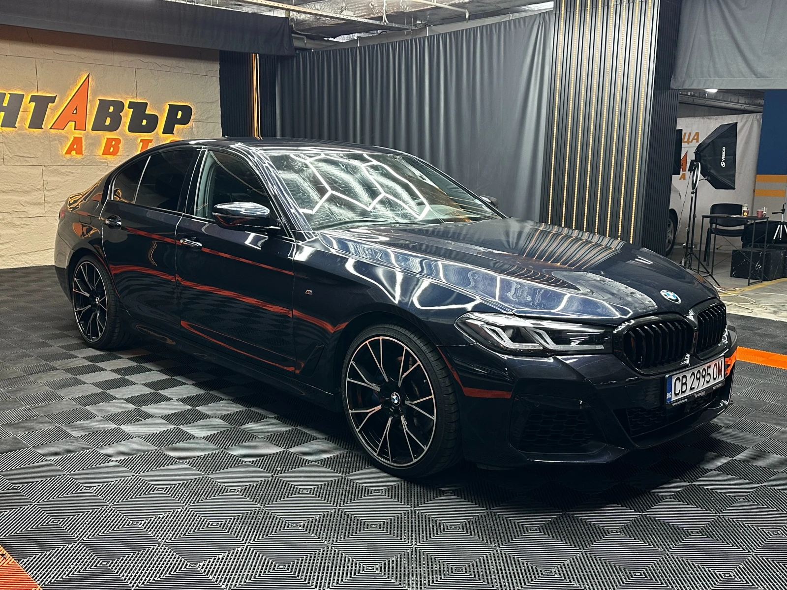 BMW 530 Facelift/Xdrive/DIGITAL/ГАРАНЦИЯ, снимка 4 - Автомобили и джипове - 55278118