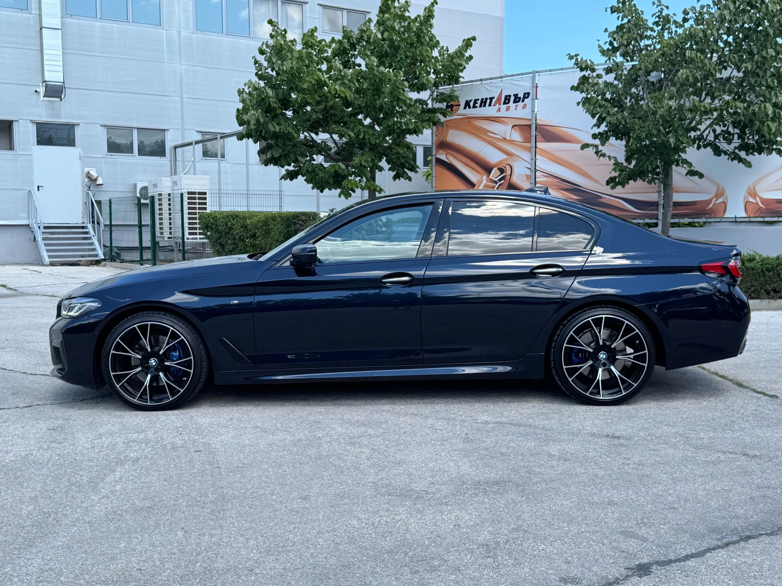 BMW 530 3.0d 265 к.с./Xdrive/ГАРАНЦИЯ, снимка 2 - Автомобили и джипове - 55278118