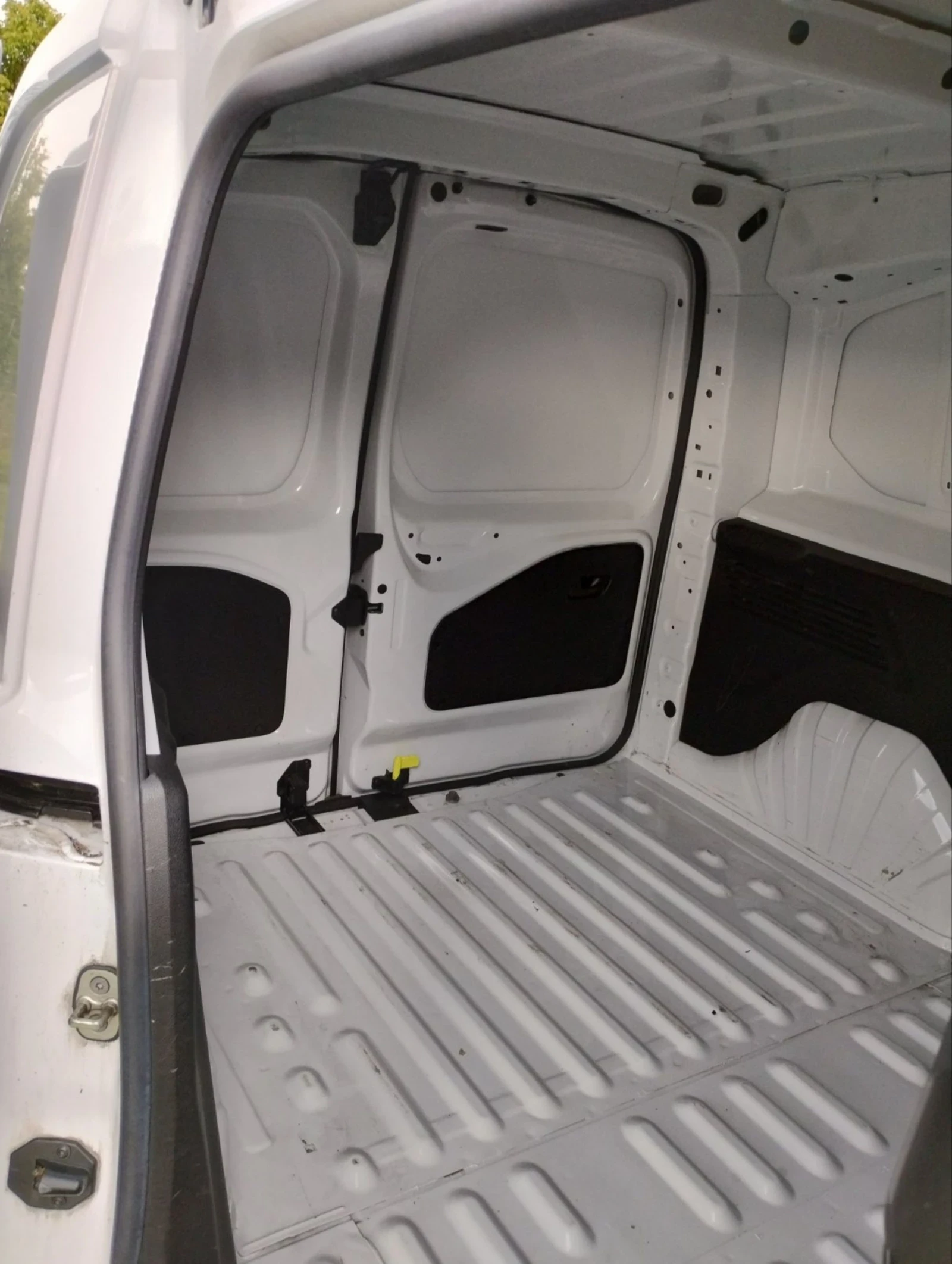 Citroen Berlingo 1.5 HDI , снимка 12 - Автомобили и джипове - 55326301