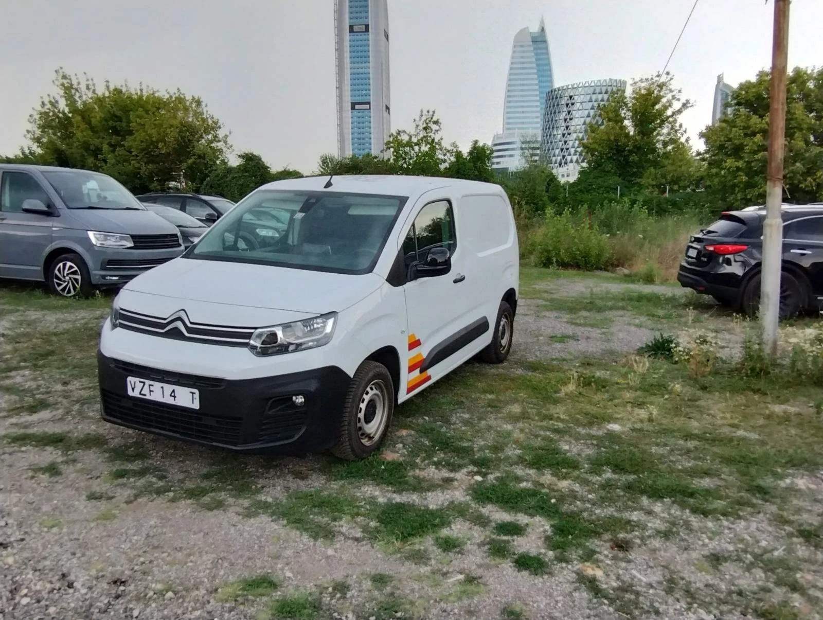Citroen Berlingo 1.5 HDI , снимка 8 - Автомобили и джипове - 55326301
