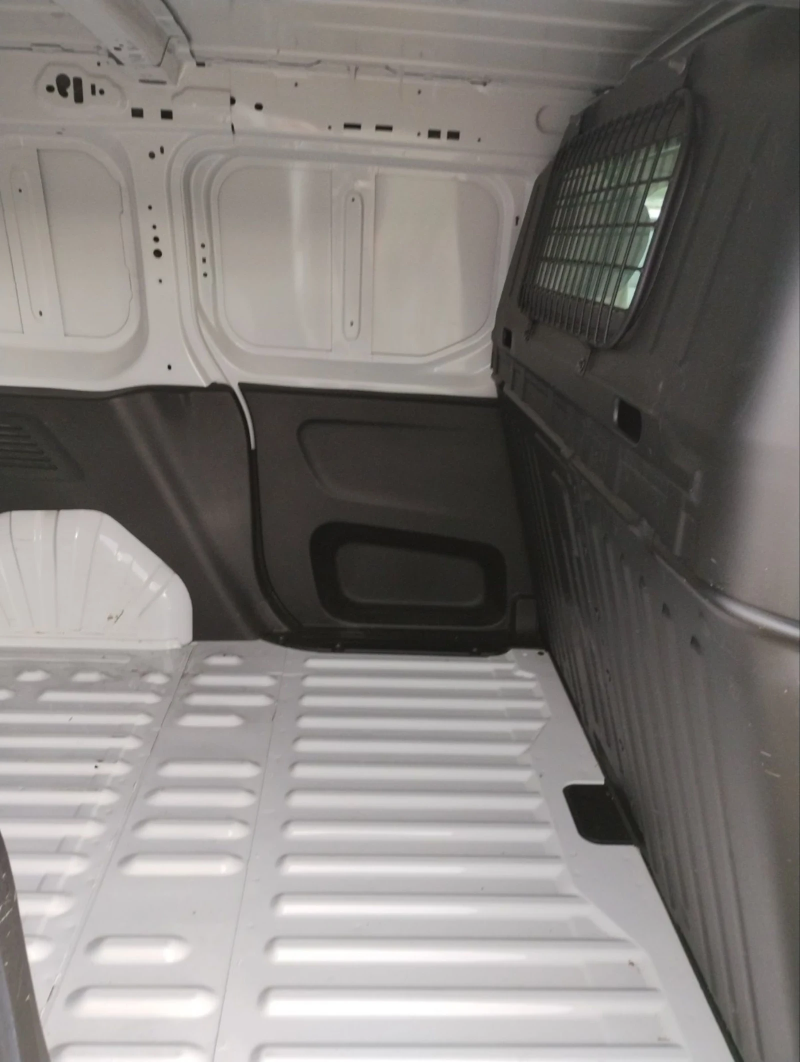 Citroen Berlingo 1.5 HDI , снимка 10 - Автомобили и джипове - 55326301