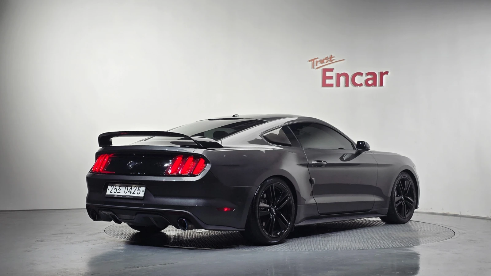 Ford Mustang, снимка 2 - Автомобили и джипове - 55537969