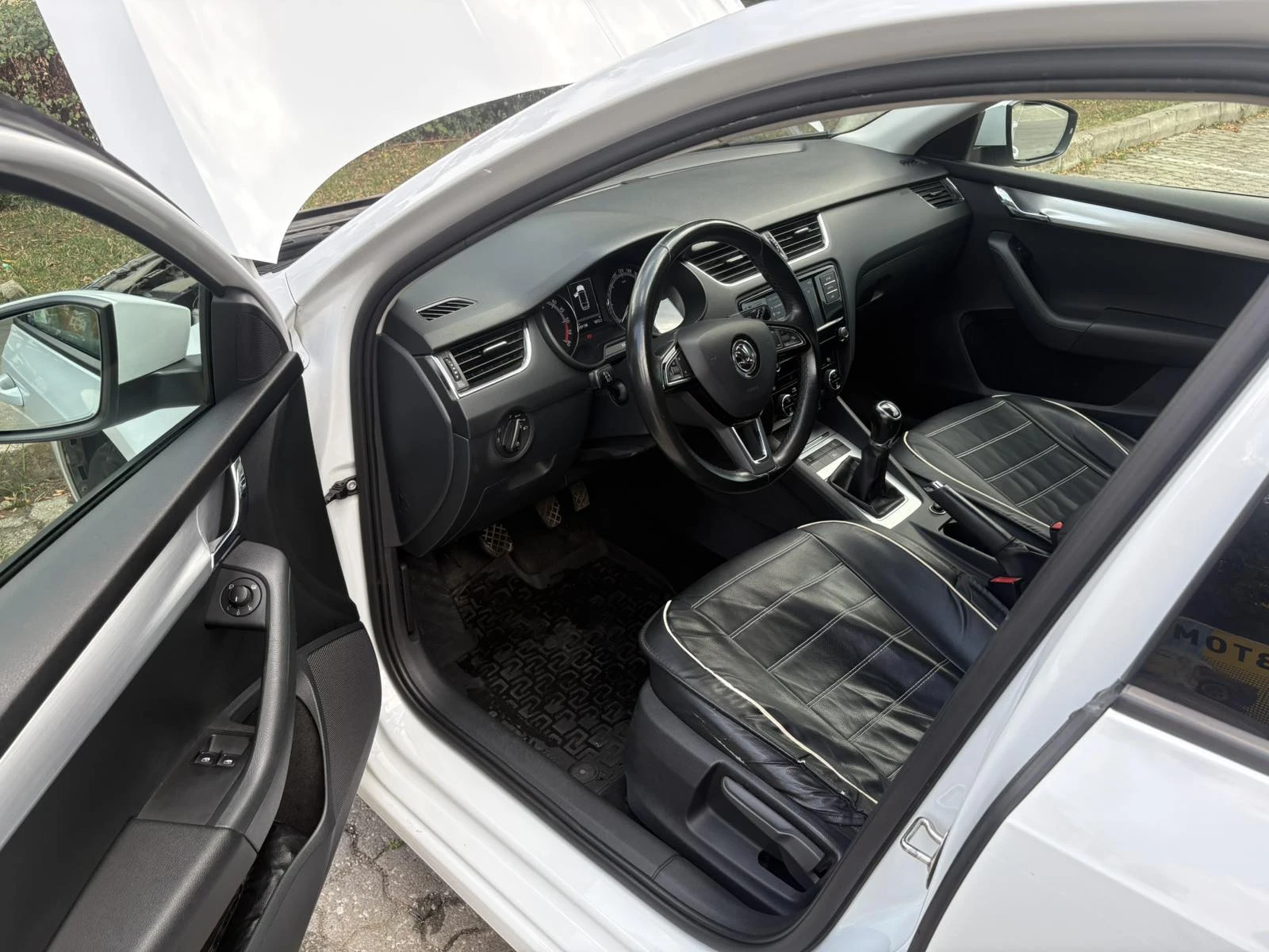 Skoda Octavia, снимка 9 - Автомобили и джипове - 55597944