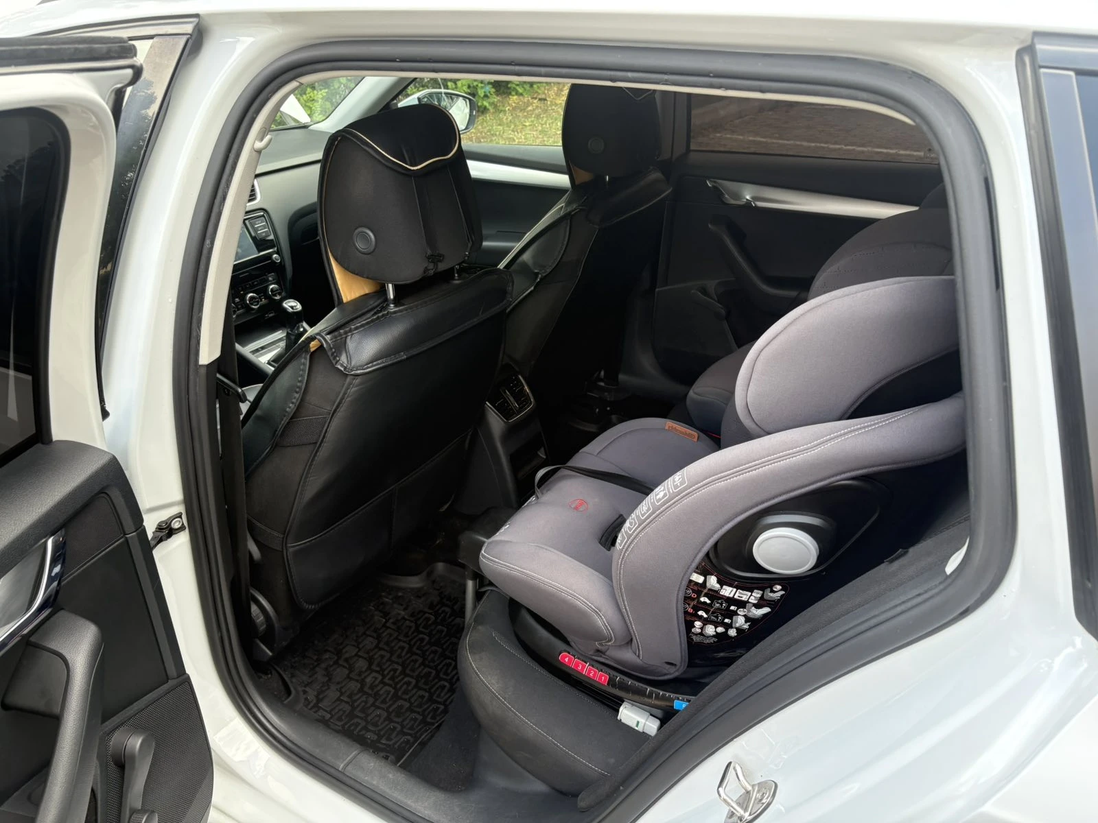 Skoda Octavia, снимка 12 - Автомобили и джипове - 55597944