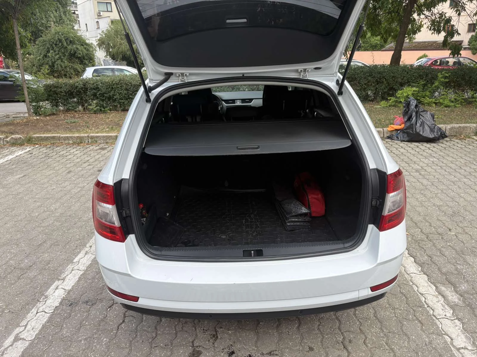 Skoda Octavia, снимка 14 - Автомобили и джипове - 55597944
