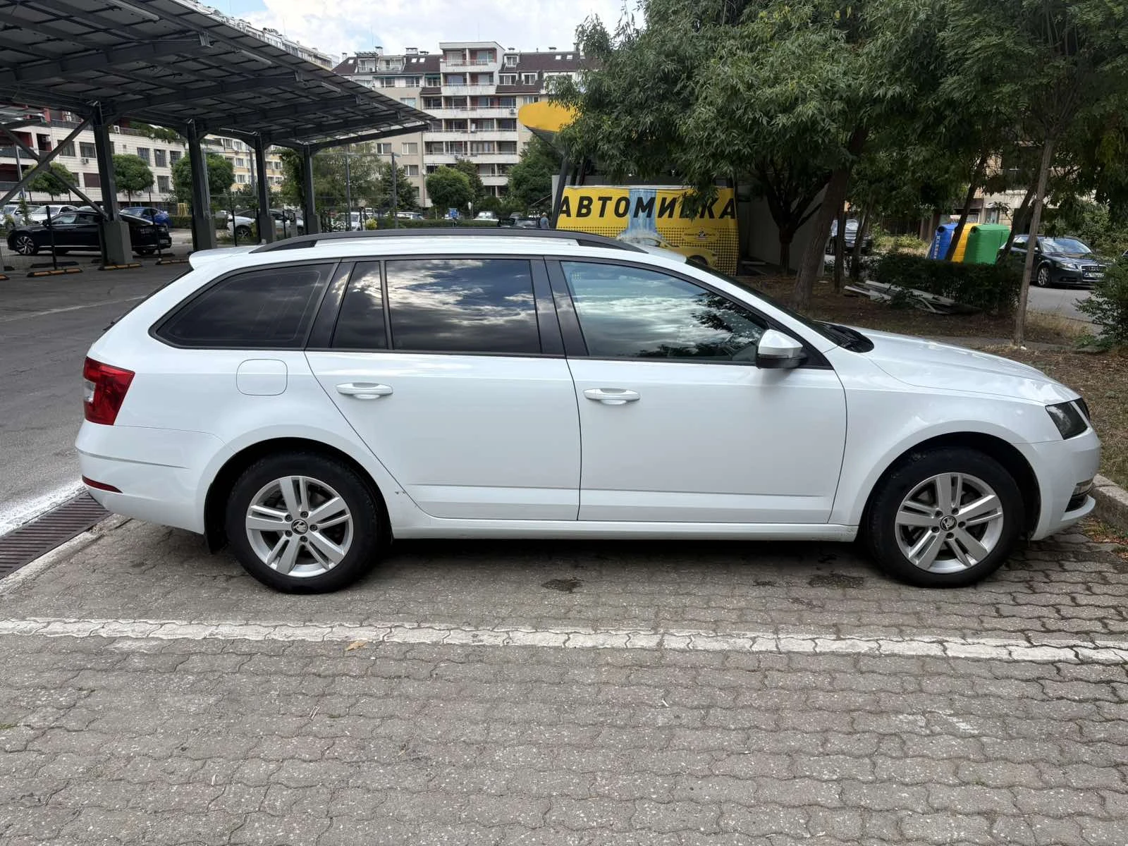 Skoda Octavia, снимка 15 - Автомобили и джипове - 55597944