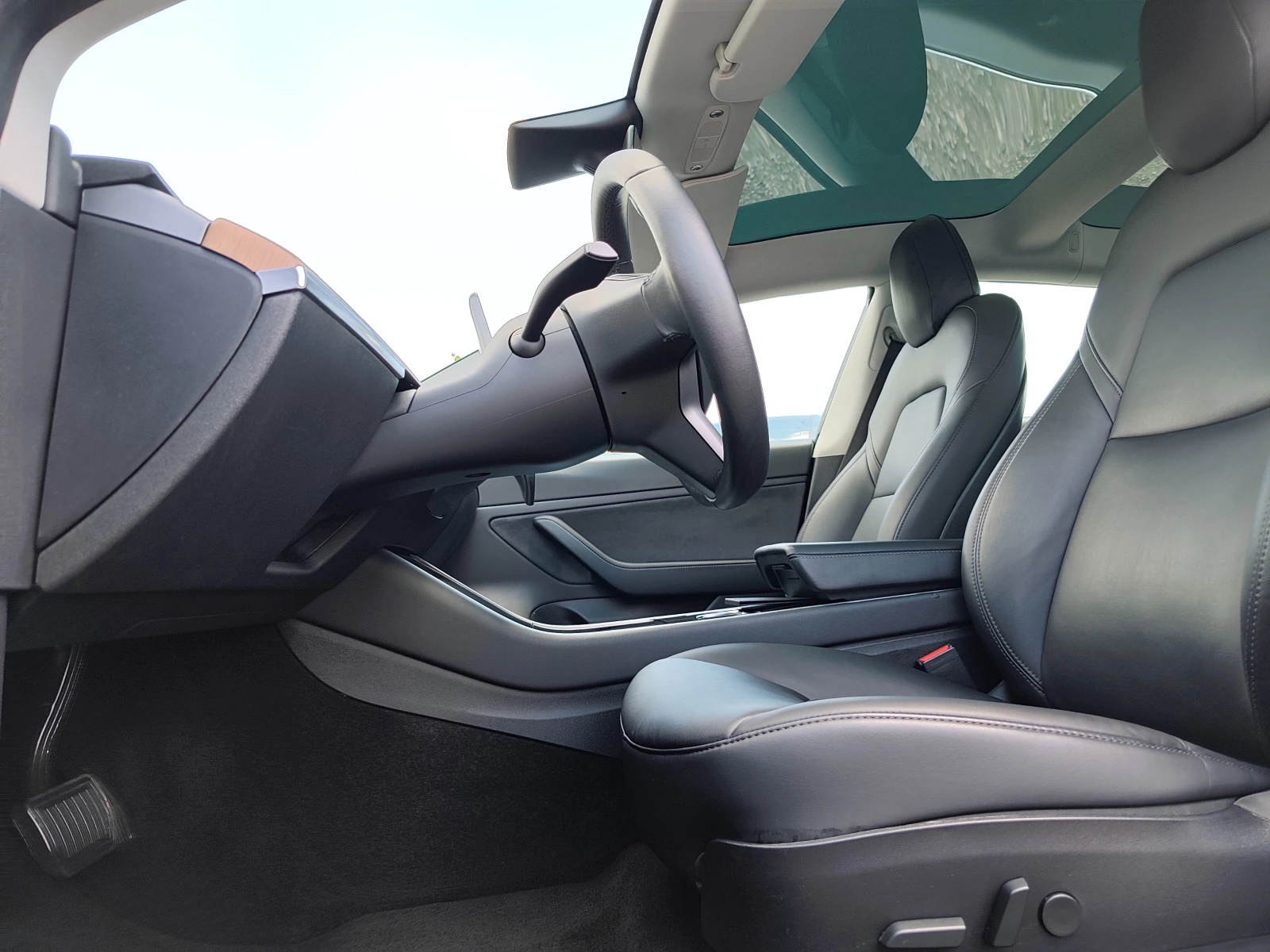Tesla Model 3 LONG RANGE !!4х4 !! Швейцария !!!, снимка 12 - Автомобили и джипове - 55789735