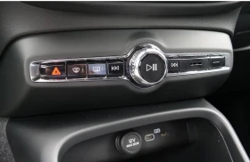 Volvo EX40 PLUS-DARK/408HP/AWD/TWIN/MEMO/CAM/LED/NAVI/660g, снимка 10