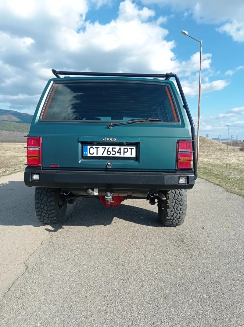 Jeep Cherokee 2.5 i, снимка 7 - Автомобили и джипове - 49129476