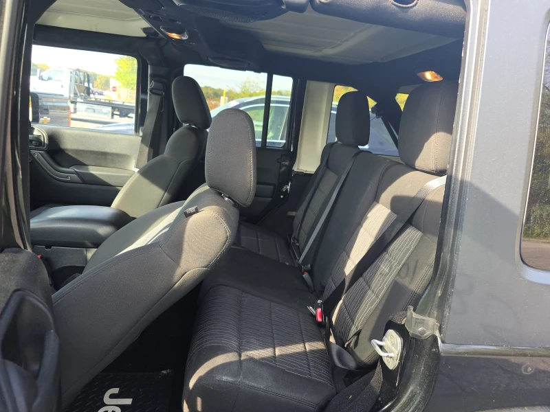 Jeep Wrangler, снимка 12 - Автомобили и джипове - 52404298