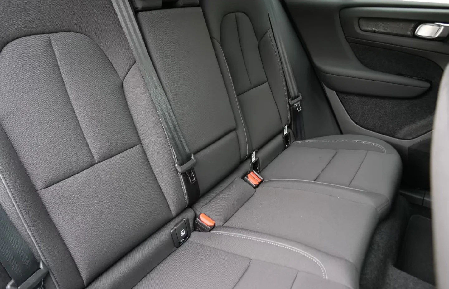 Volvo EX40 PLUS-DARK/408HP/AWD/TWIN/MEMO/CAM/LED/NAVI/660g | Mobile.bg � ����������� 15