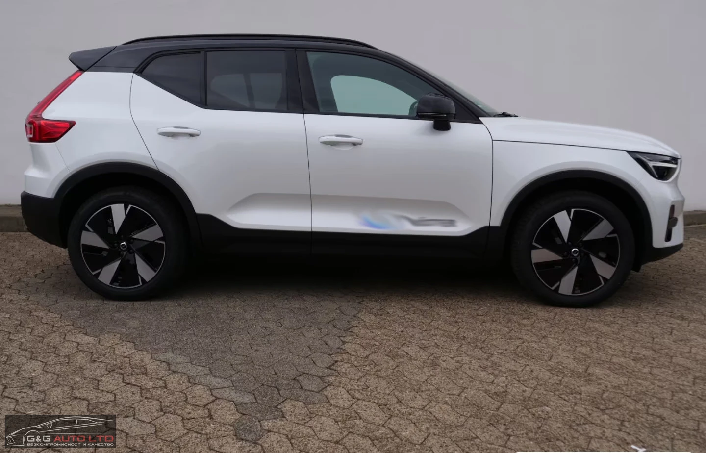 Volvo EX40 PLUS-DARK/408HP/AWD/TWIN/MEMO/CAM/LED/NAVI/660g - изображение 2