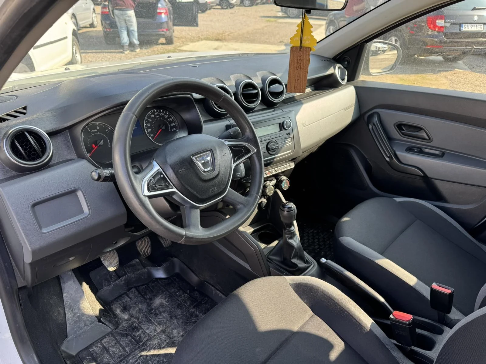 Dacia Duster 1, 5 dci /96ps, снимка 10 - Автомобили и джипове - 53748419