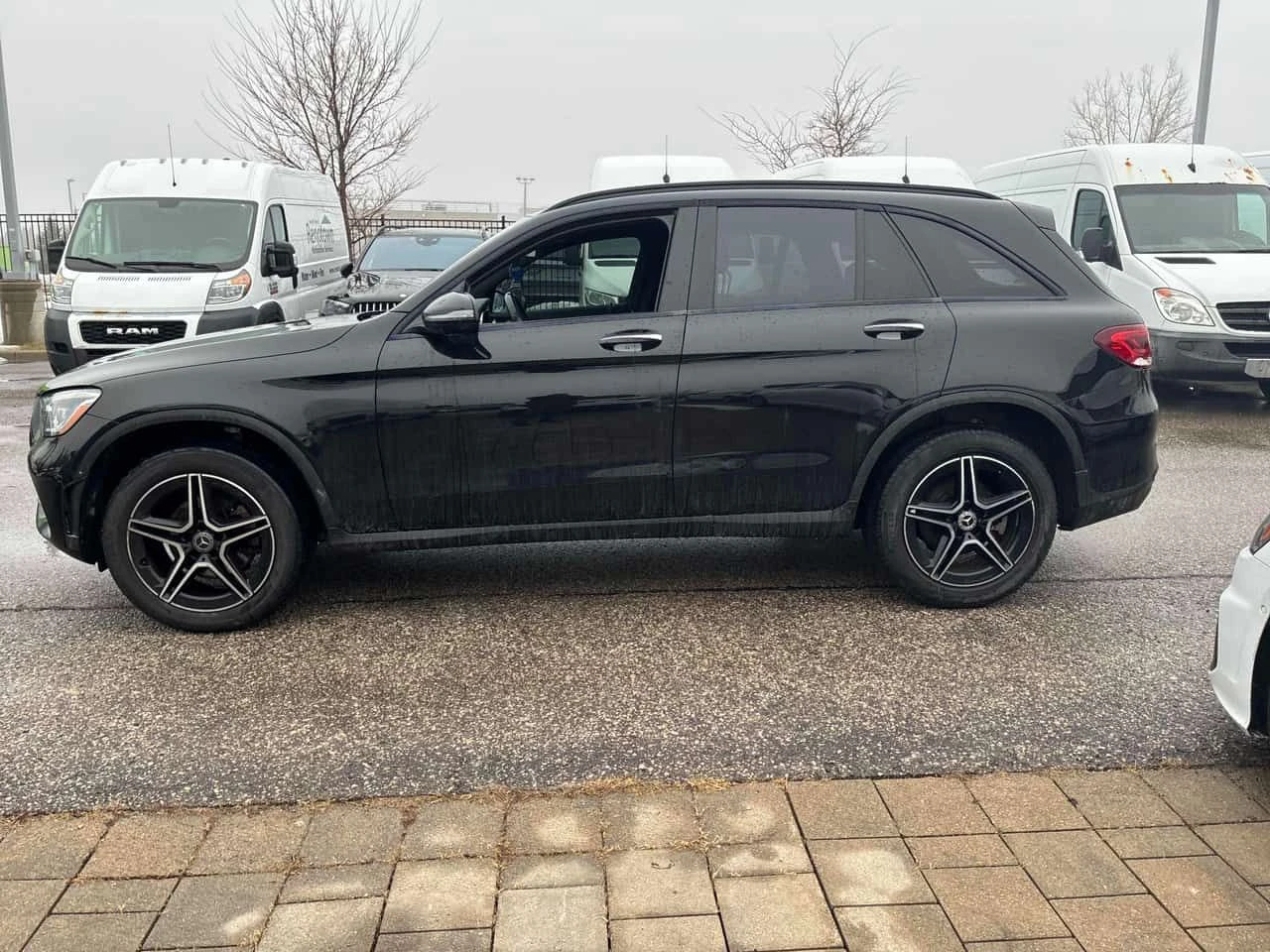 Mercedes-Benz GLC 300 * 4MAITC* DISTRONIC* 360* ДИГИТАЛНО ТАБЛО* , снимка 2 - Автомобили и джипове - 53748765
