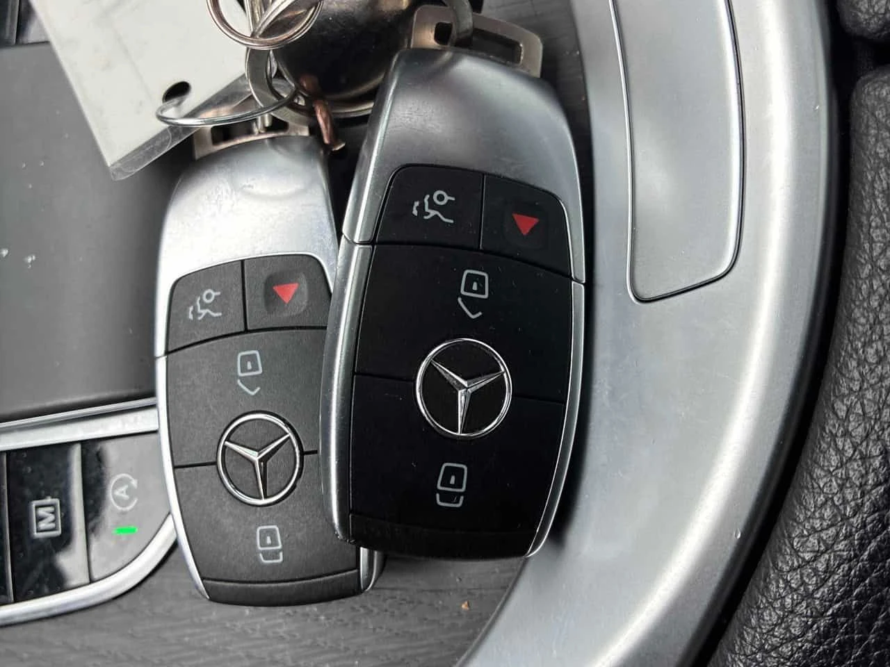 Mercedes-Benz GLC 300 * 4MAITC* DISTRONIC* 360* ДИГИТАЛНО ТАБЛО* , снимка 12 - Автомобили и джипове - 53748765