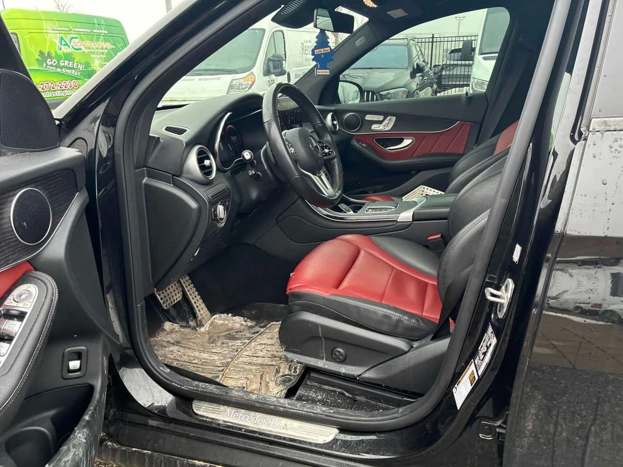 Mercedes-Benz GLC 300 * 4MAITC* DISTRONIC* 360* ДИГИТАЛНО ТАБЛО* , снимка 5 - Автомобили и джипове - 53748765