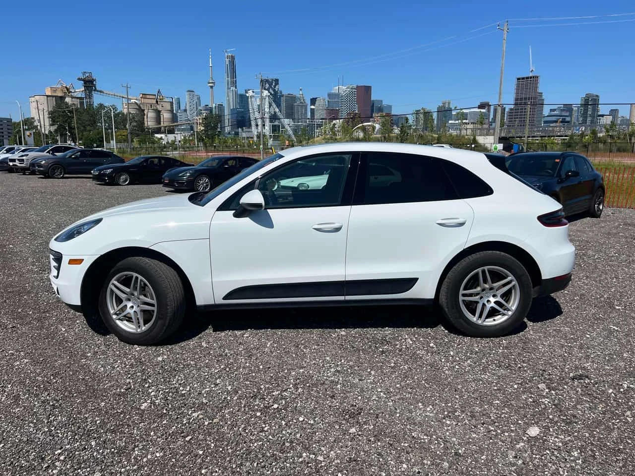 Porsche Macan * AWD * CARFAX * ЦЕНА ДО БГ, снимка 2 - Автомобили и джипове - 55646417