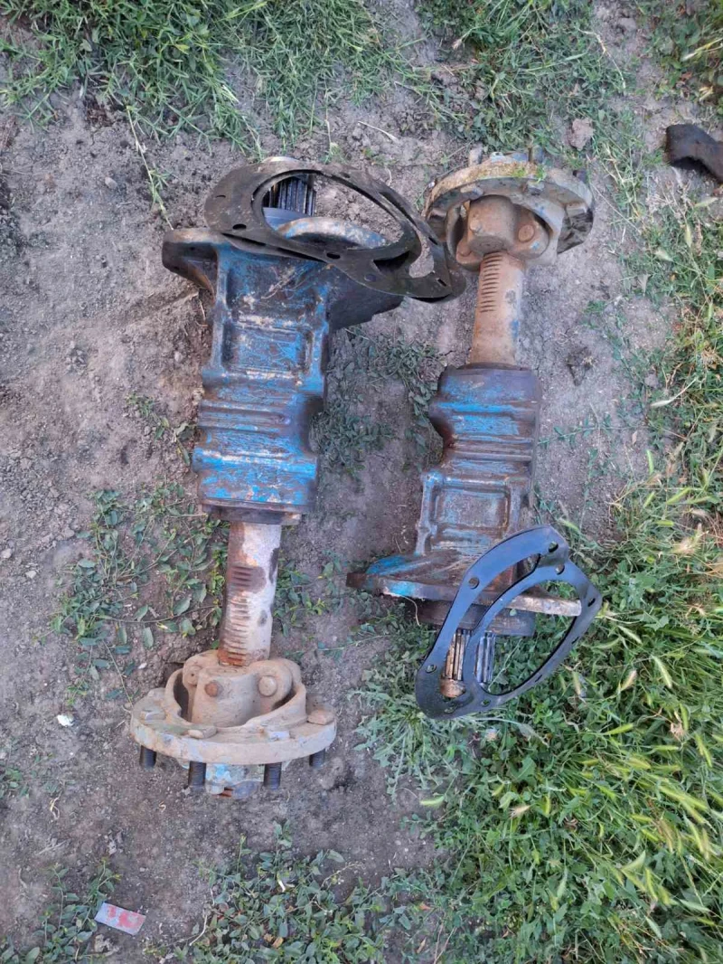 Трактор Болгар Кабина 1000лв ръкави по 350лв , снимка 5 - Селскостопанска техника - 52673395