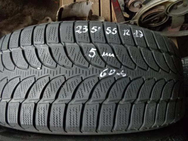 Гуми Зимни 235/55R17, снимка 6 - Гуми и джанти - 12742221