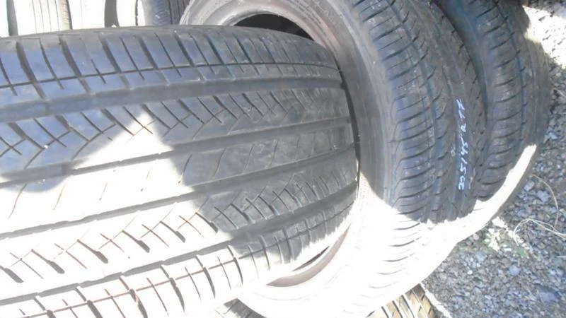 Гуми Всесезонни 235/45R17, снимка 2 - Гуми и джанти - 22768703