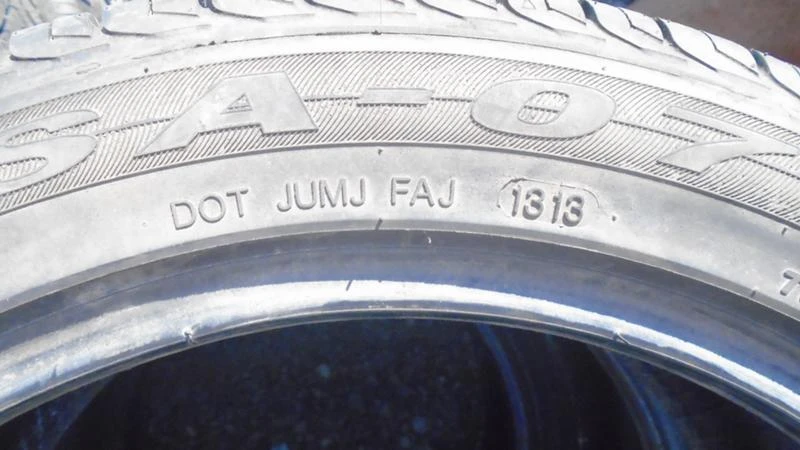 Гуми Всесезонни 235/45R17, снимка 7 - Гуми и джанти - 22768703