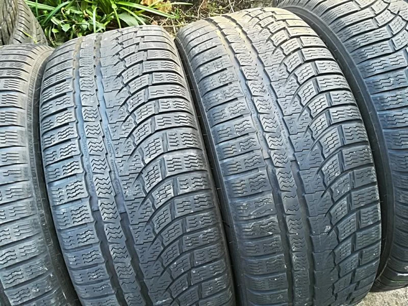 Гуми Зимни 225/55R17, снимка 2 - Гуми и джанти - 23686663