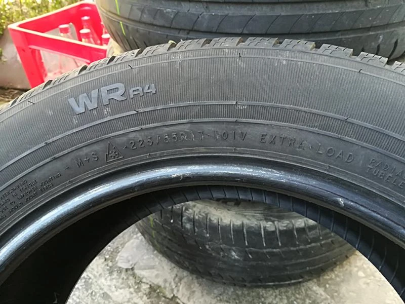 Гуми Зимни 225/55R17, снимка 5 - Гуми и джанти - 23686663