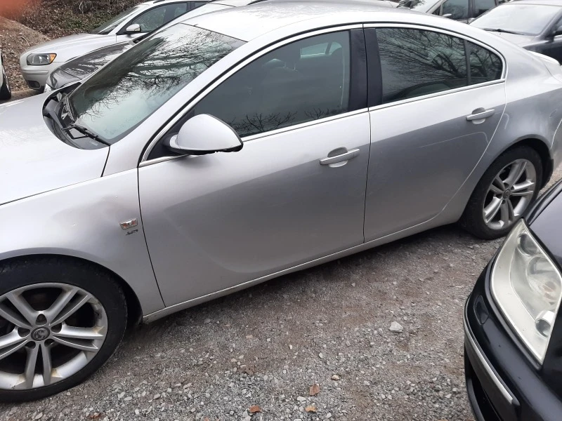 Opel Insignia 2.0CDTi, снимка 3 - Автомобили и джипове - 39127271