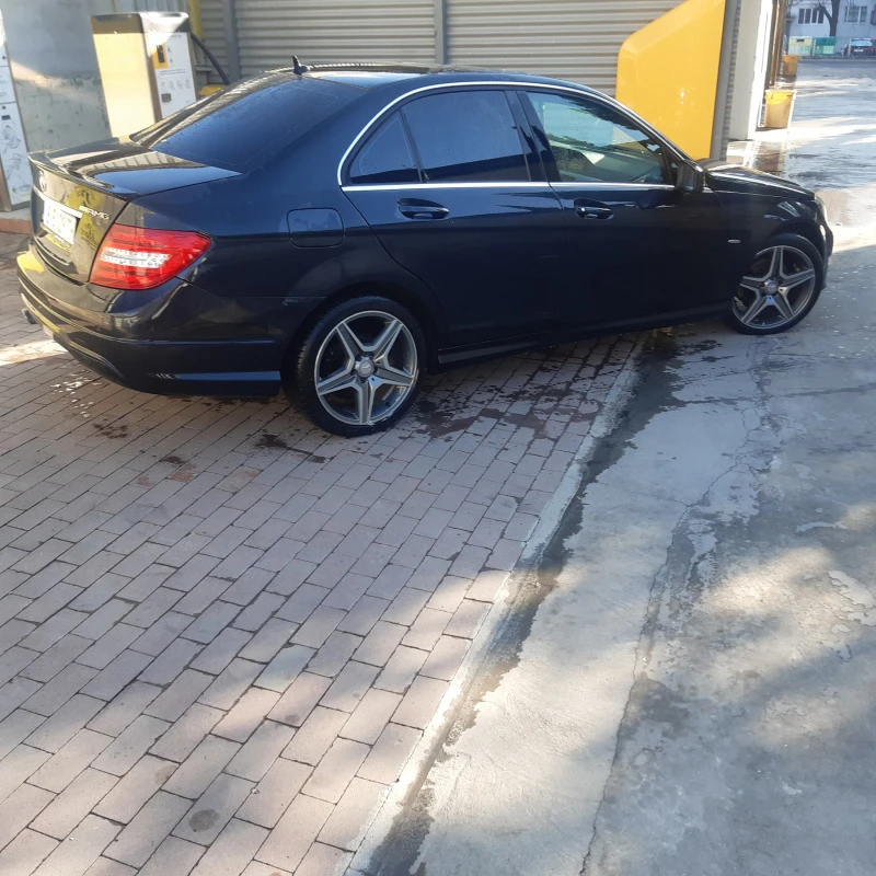 Mercedes-Benz C 180, снимка 13 - Автомобили и джипове - 43611375