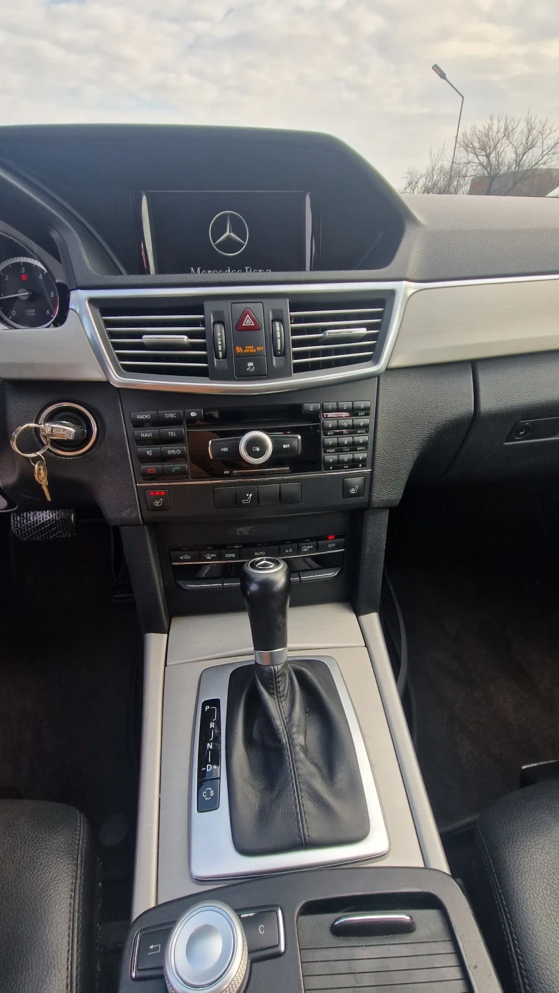 Mercedes-Benz E 250 250CDI/AVTOMAT/PANORAMA/PODGREV , снимка 10 - Автомобили и джипове - 48793341