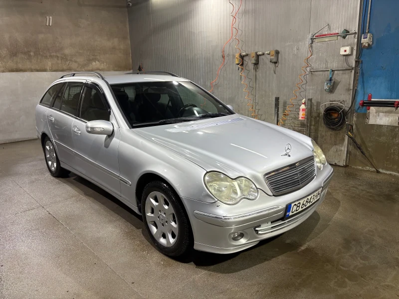 Mercedes-Benz C 220, снимка 4 - Автомобили и джипове - 49508460