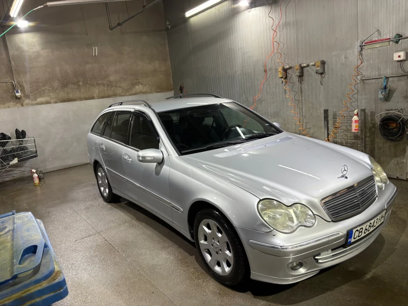 Mercedes-Benz C 220, снимка 3 - Автомобили и джипове - 49508460