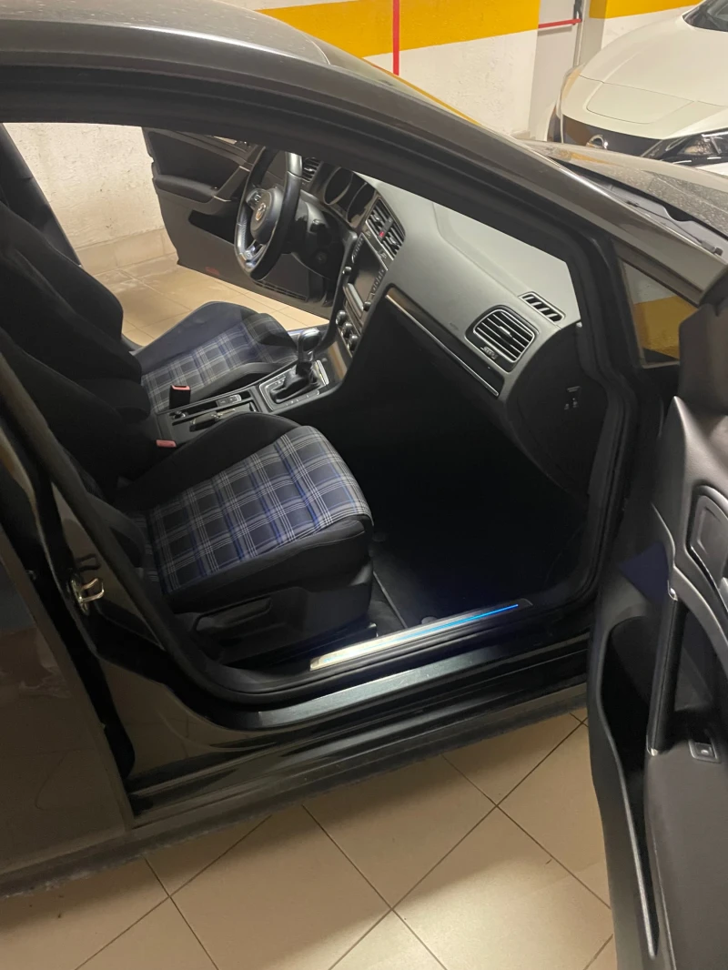 VW Golf Plug-in  Hybrid  Benzine , снимка 8 - Автомобили и джипове - 52461256