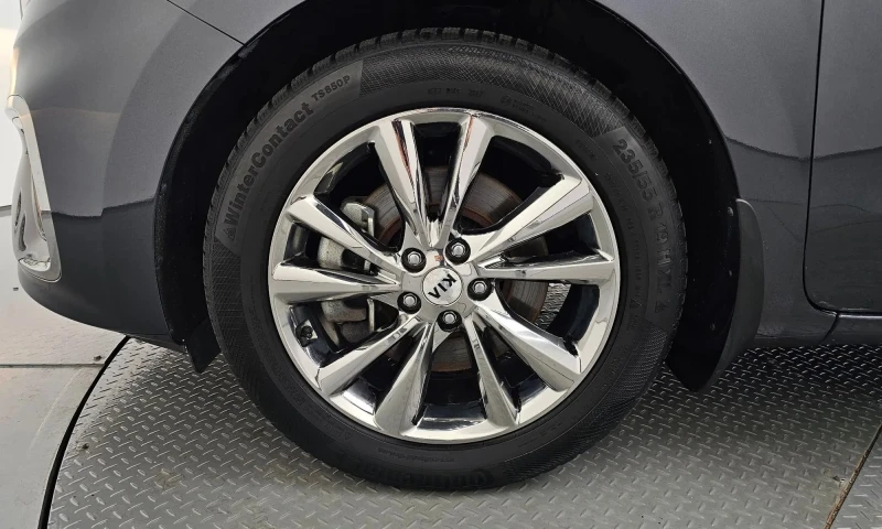 Kia Carnival 9-Seater Prestige, снимка 5 - Автомобили и джипове - 52140549