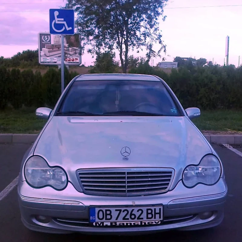 Mercedes-Benz C 220, снимка 3 - Автомобили и джипове - 53077401