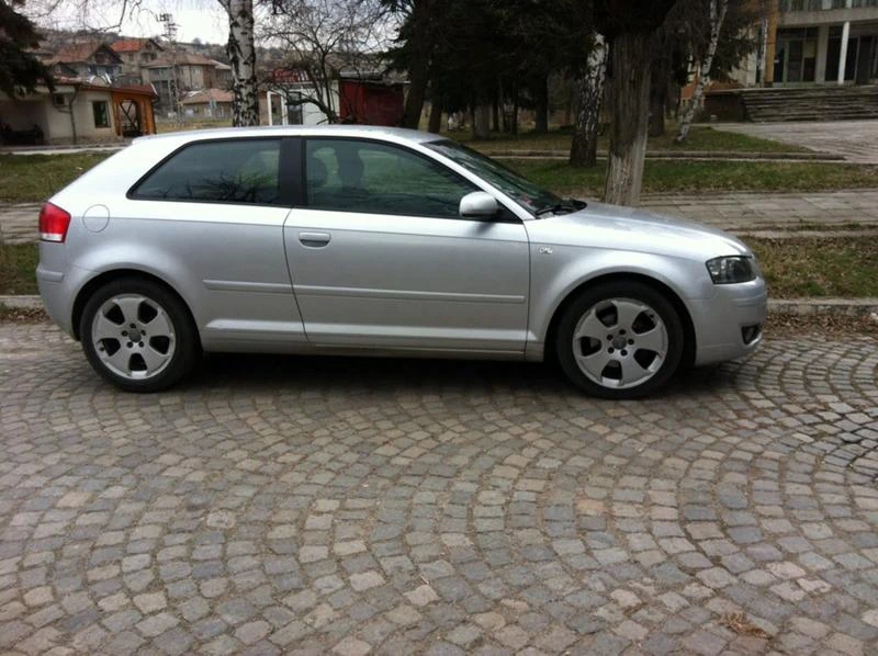 Audi A3 2.0 FSI, снимка 3 - Автомобили и джипове - 10220614