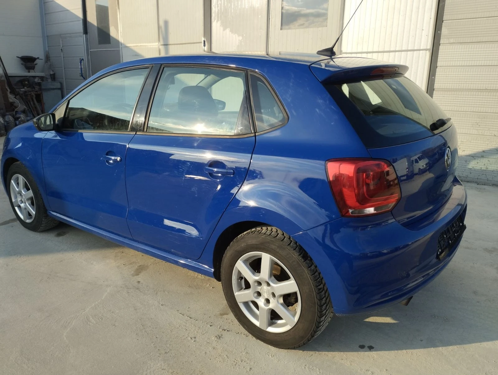 VW Polo 1.4I АВТОМАТИК 7 КЛИМАТИК - изображение 4