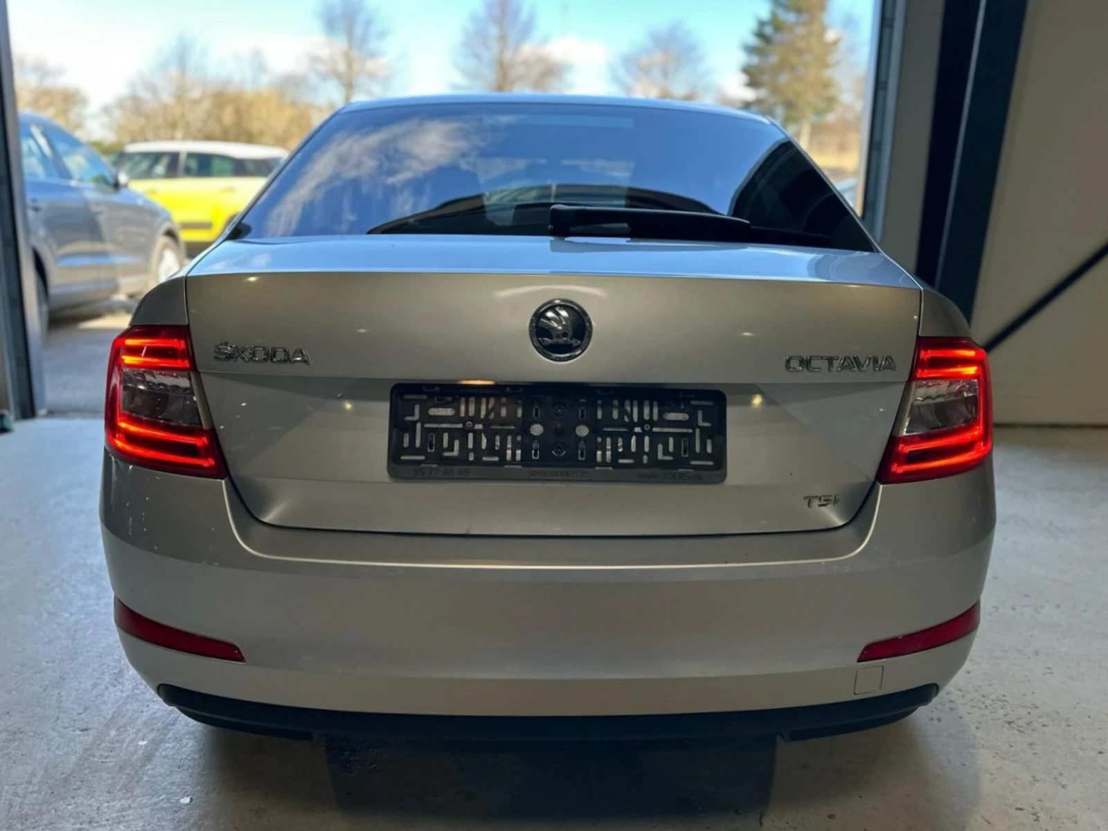 Skoda Octavia III Hatchback / 1.2TSI / 6MT / TOP Price - изображение 5