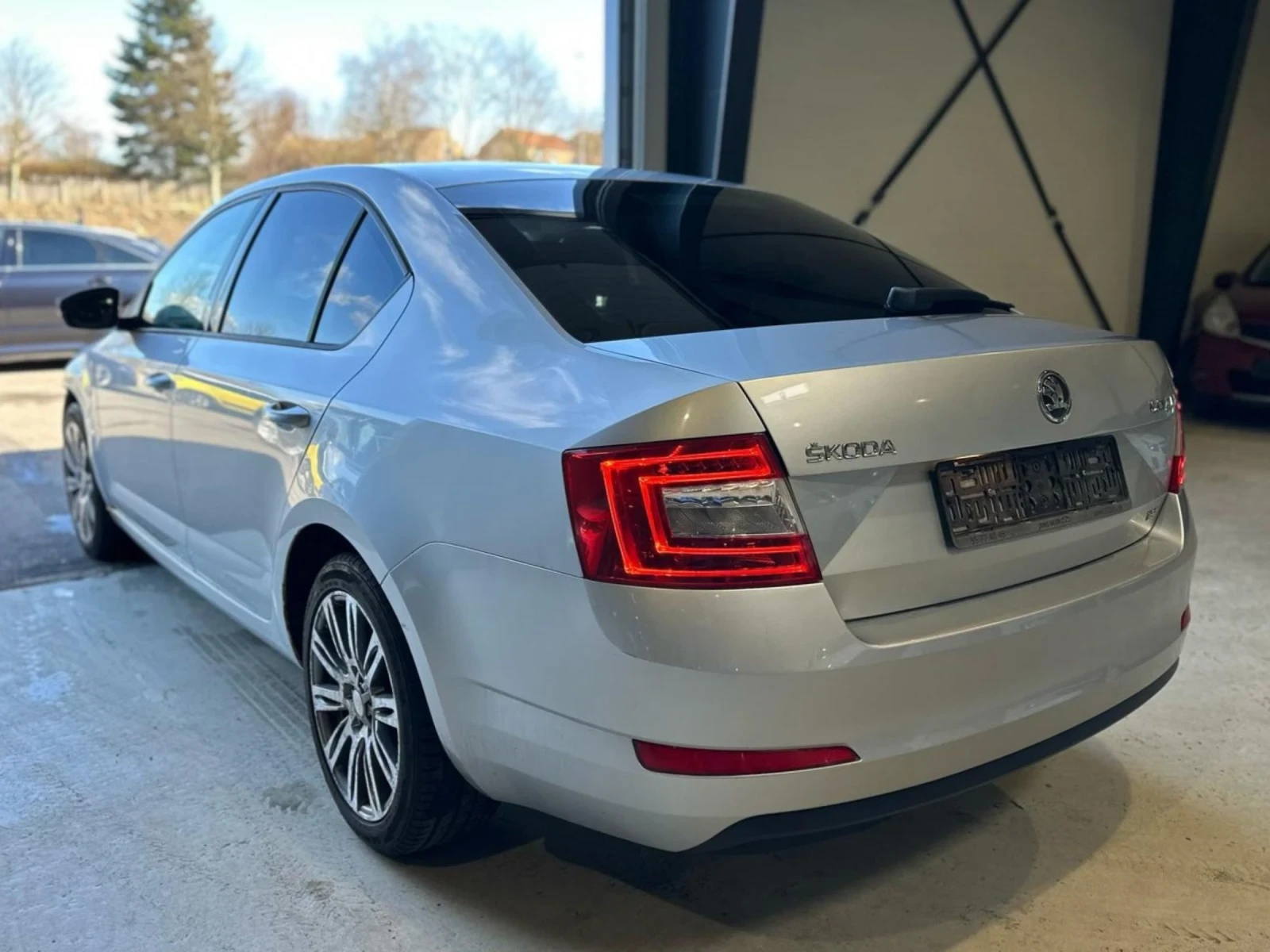 Skoda Octavia III Hatchback / 1.2TSI / 6MT / TOP Price - изображение 4