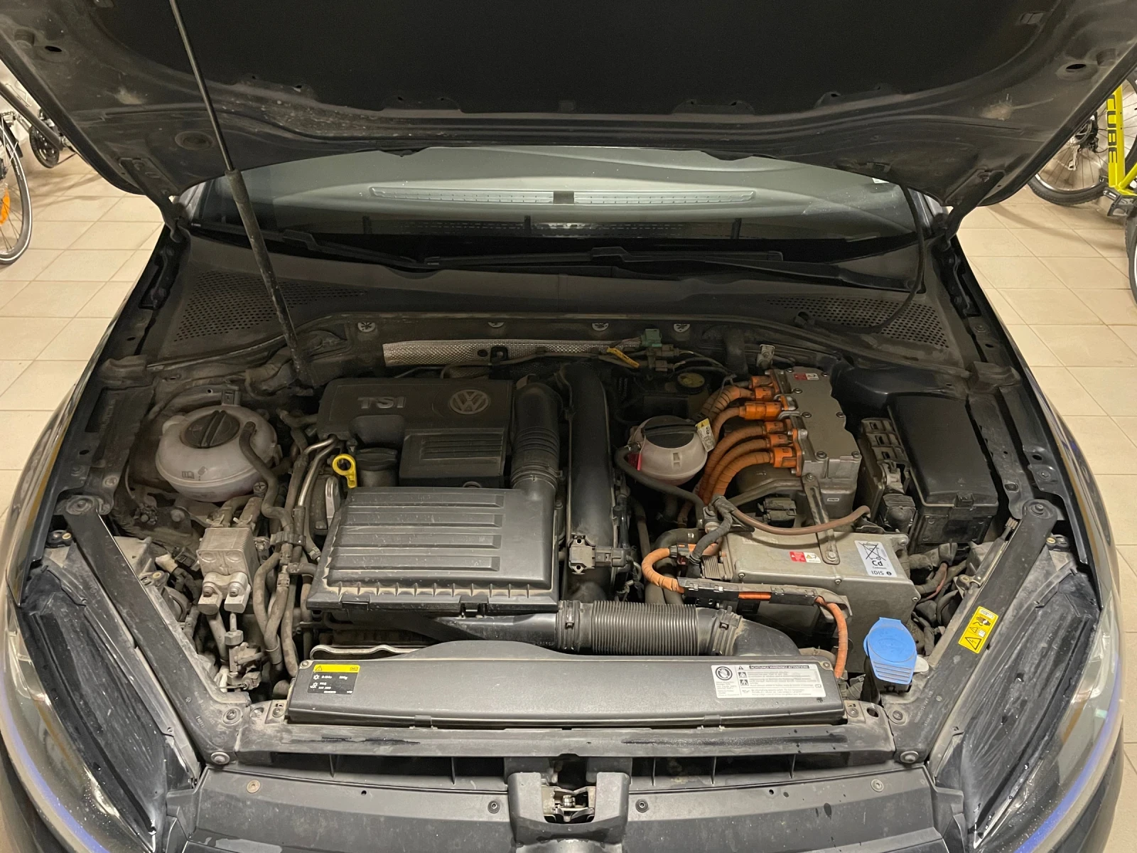 VW Golf GTE Plug-in Hybrid 150kc, снимка 6 - Автомобили и джипове - 54195187