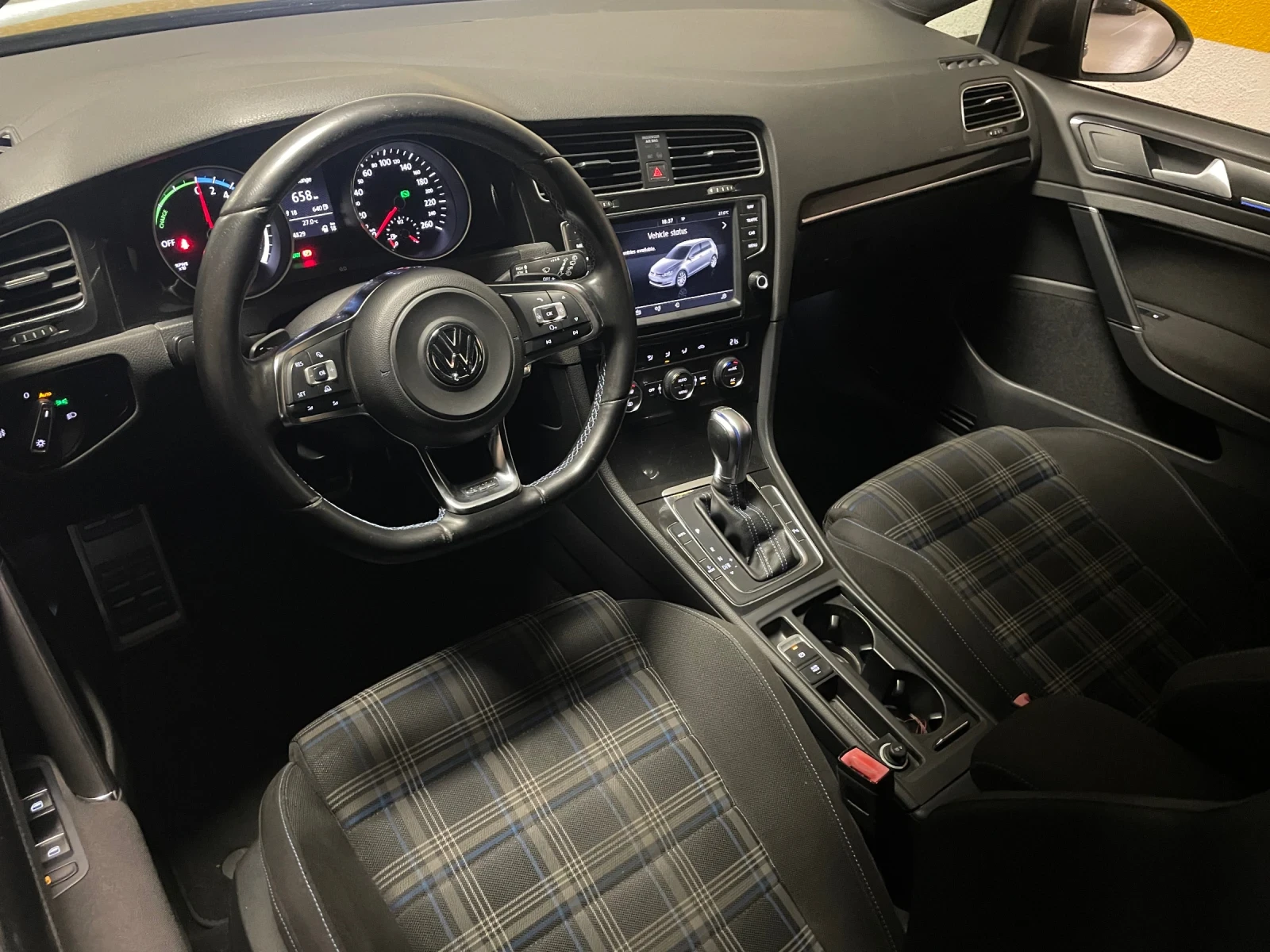 VW Golf GTE 1.4i Plug-in  Hybrid  - изображение 6