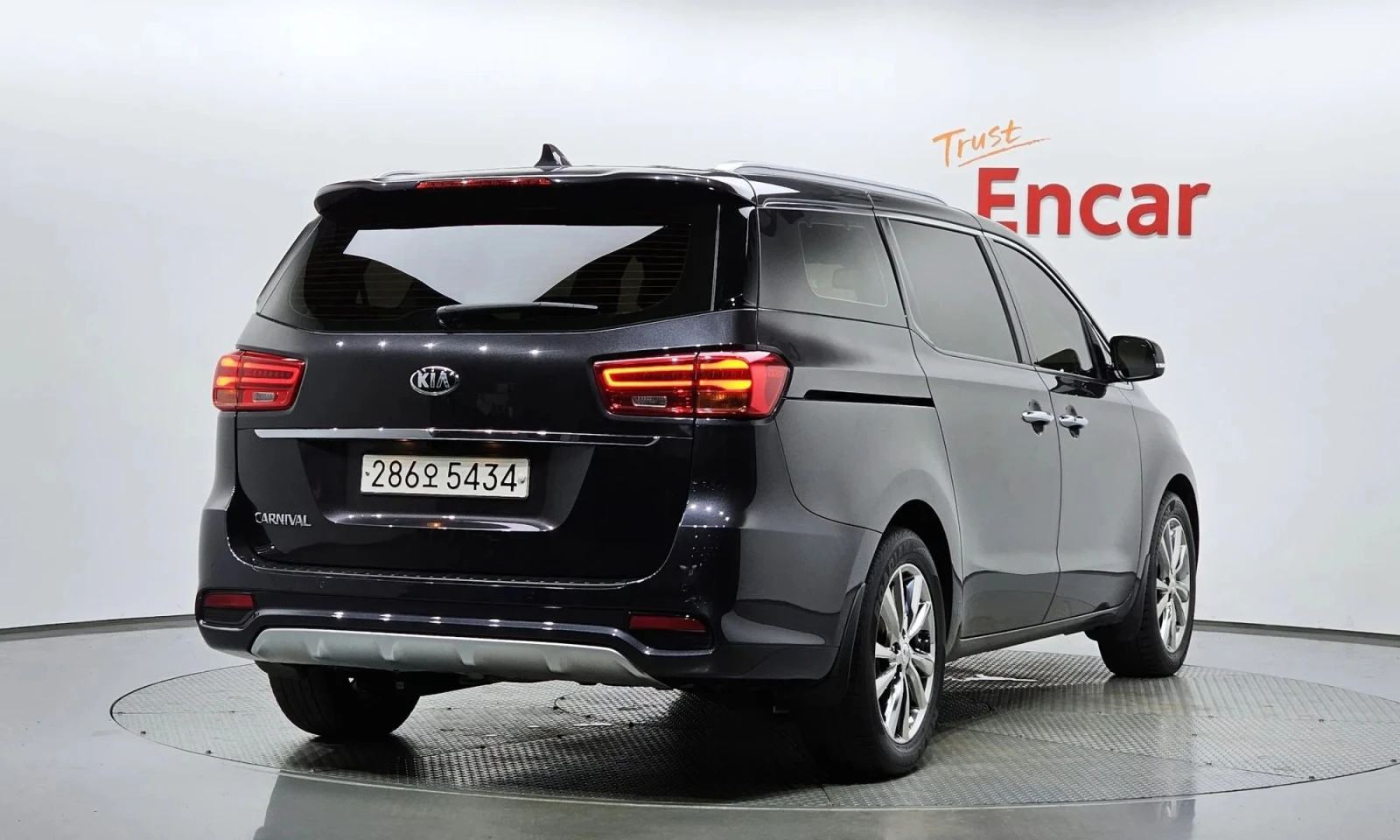 Kia Carnival 9-Seater Prestige - изображение 2