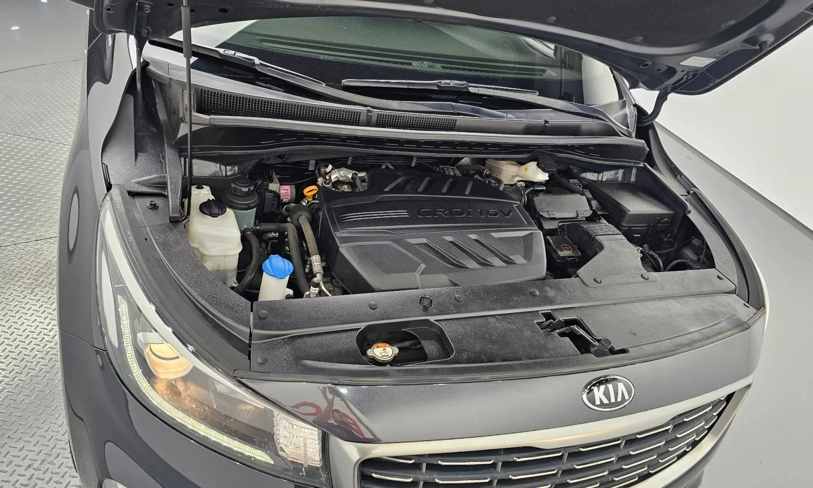 Kia Carnival 9-Seater Prestige - изображение 6