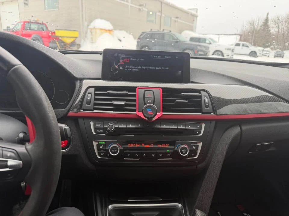 BMW 328 * xDrive* LOW KM* M-PACK*  - изображение 10