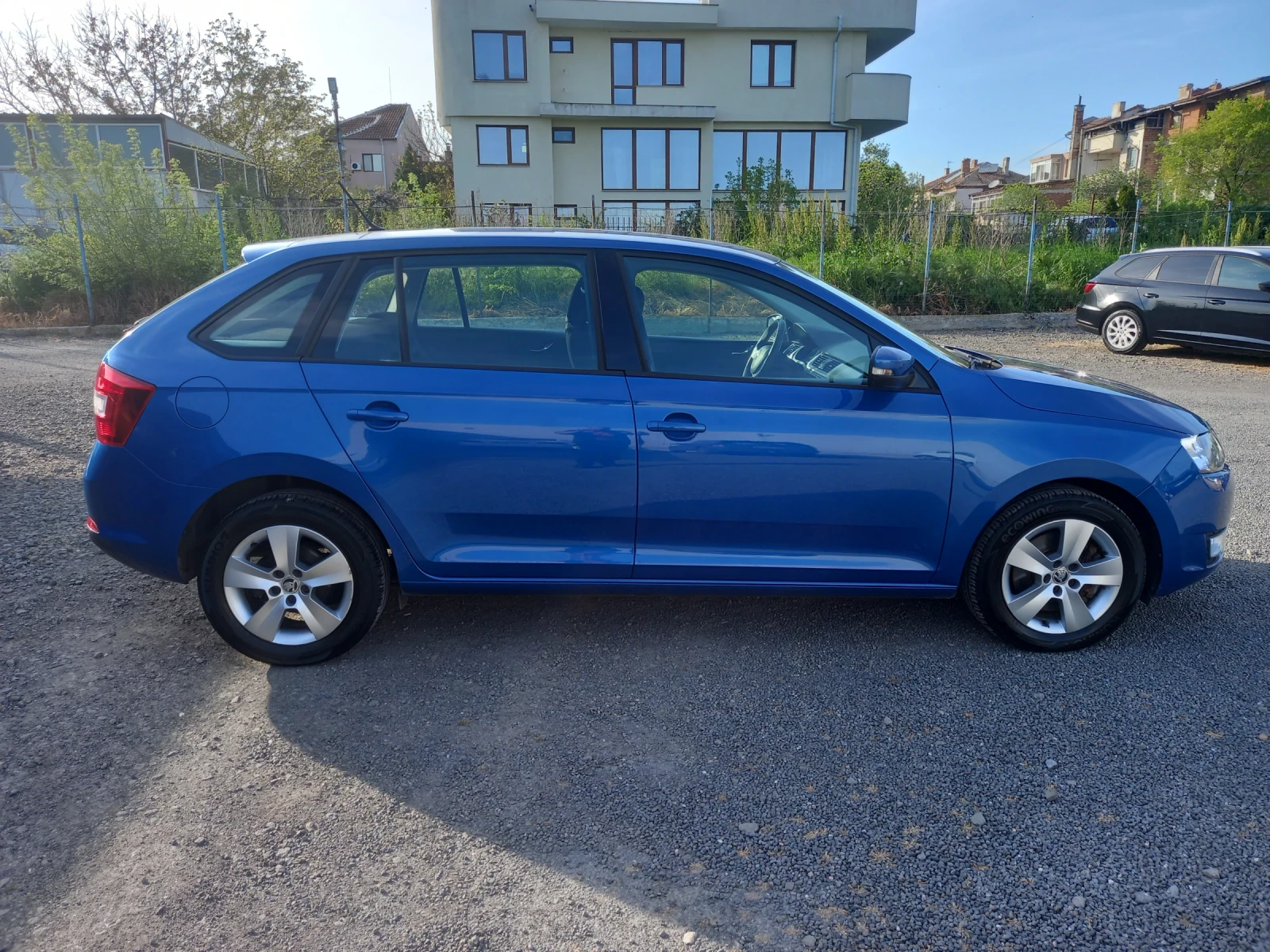 Skoda Rapid 1.2TSI  110кс., снимка 3 - Автомобили и джипове - 54483069