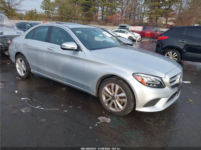 Mercedes-Benz C 300 4MATIC* ПОДГРЕВ* КАМЕРА, снимка 3 - Автомобили и джипове - 54509251