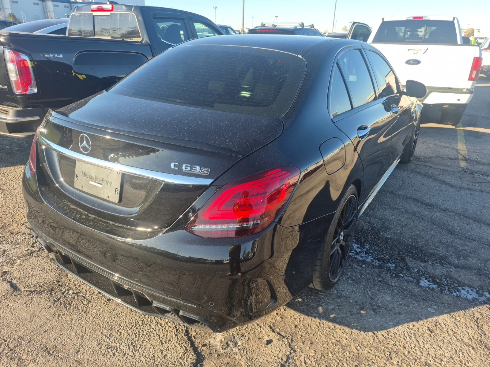 Mercedes-Benz C 63 AMG S * * CARFAX * * АВТО КРЕДИТ * * Цена до БГ * * , снимка 3 - Автомобили и джипове - 54611729
