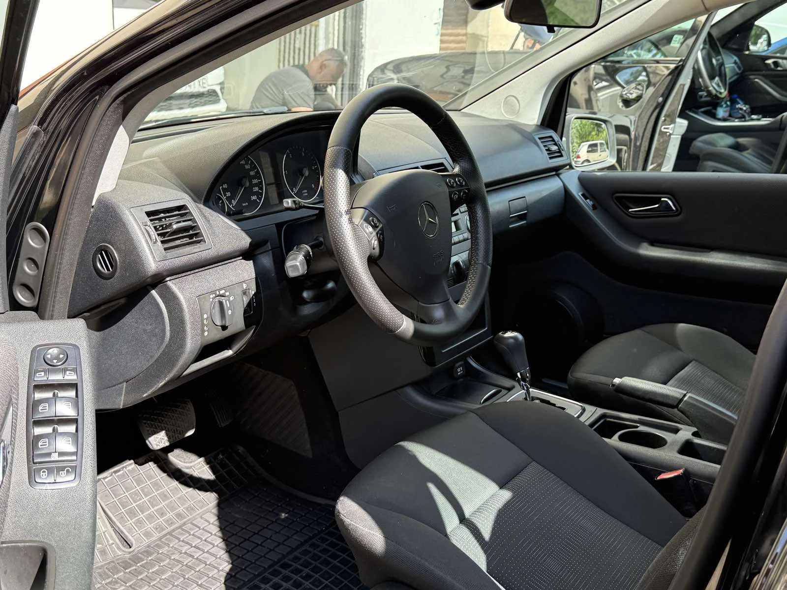 Mercedes-Benz A 160, снимка 3 - Автомобили и джипове - 54631879